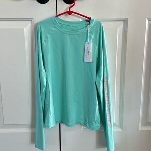 New vineyard Vines shirt.